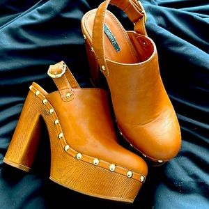 Forever 21 clogs (gently use barely worn) size 7.5US